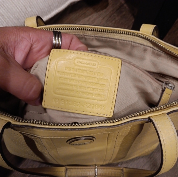 Vintage Coach Y2k Yellow Leather Tote Bag - Picture 7 of 7